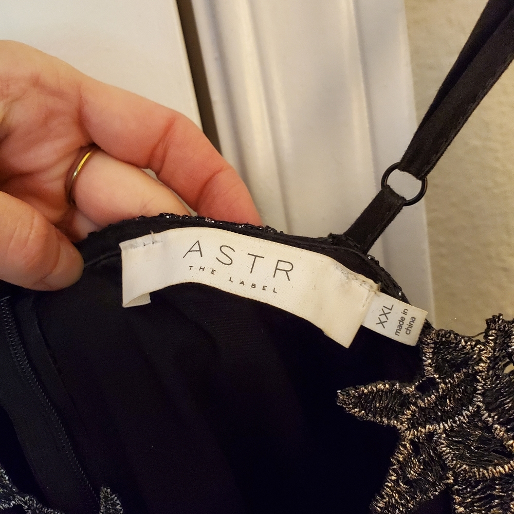 ASTR black and silver patterned midi dress - Picture 4 of 5